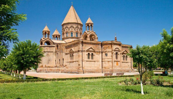 Кафедральный собор Экмиашин в Армении