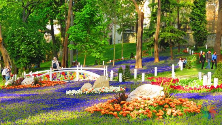 Парк Гюльхане - популярный исторический парк отдыха для туристов и горожан