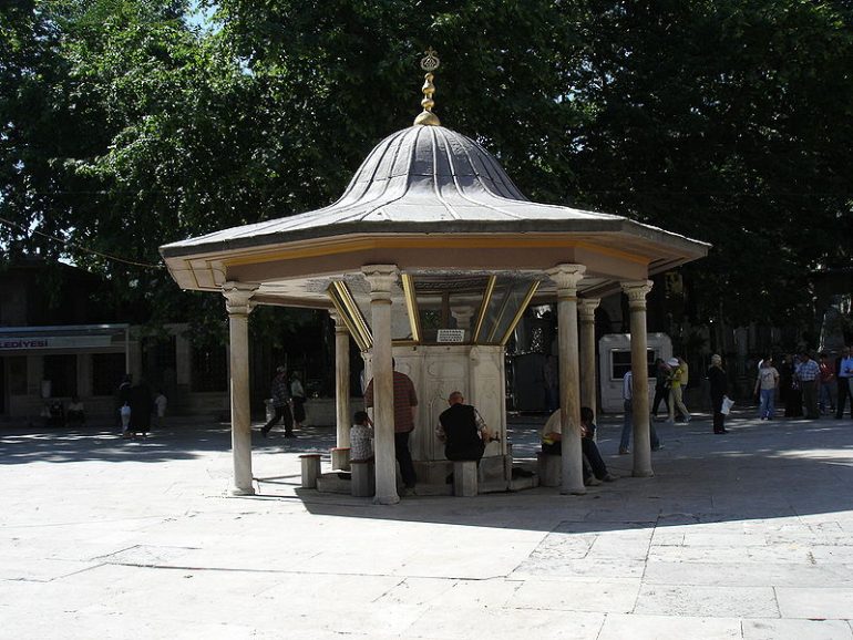Мечеть Султана Аюпа - Зерно турецкого духовенства