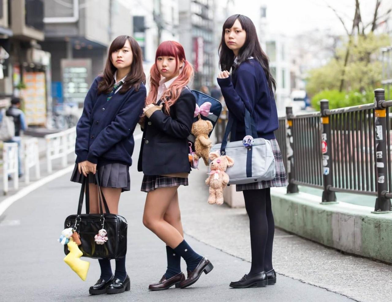 Три современных японских студента